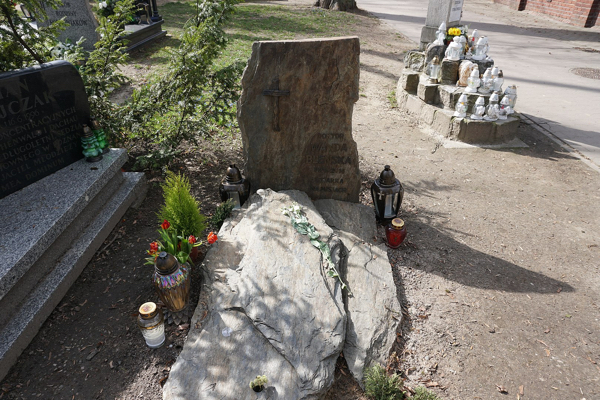 Grób Wandy Błeńskiej Rada Osiedla Osiedle Ogrody Poznań