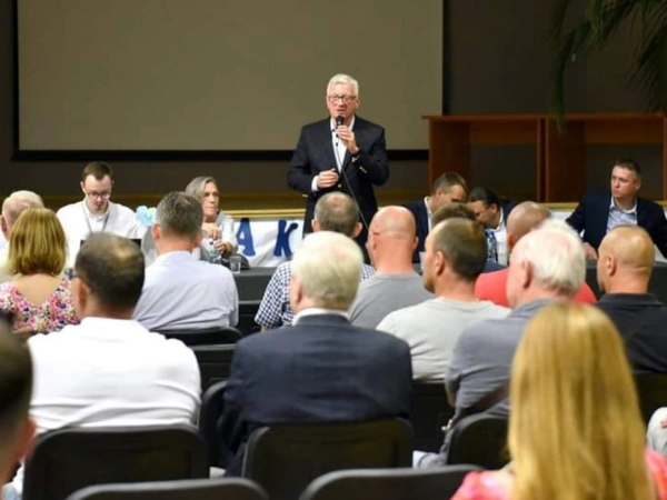 Spotkanie Prezydenta Jaśkowiaka z mieszkańcami Osiedla Ogrody Poznań 01