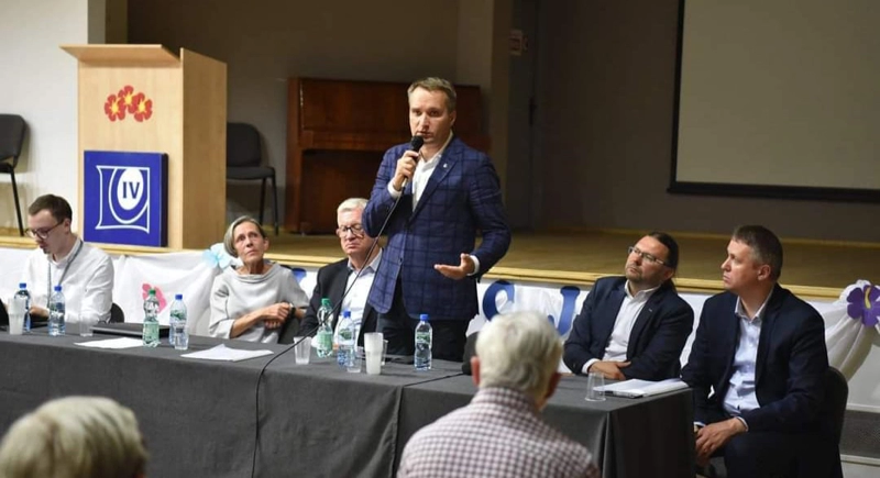 Spotkanie Prezydenta Jaśkowiaka z mieszkańcami Osiedla Ogrody Poznań  06